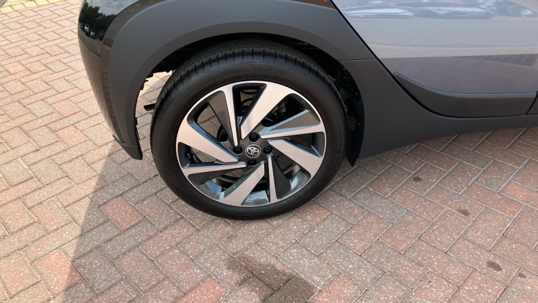 Toyota Aygo X 1.0 VVT-i Edge 5dr Petrol Hatchback